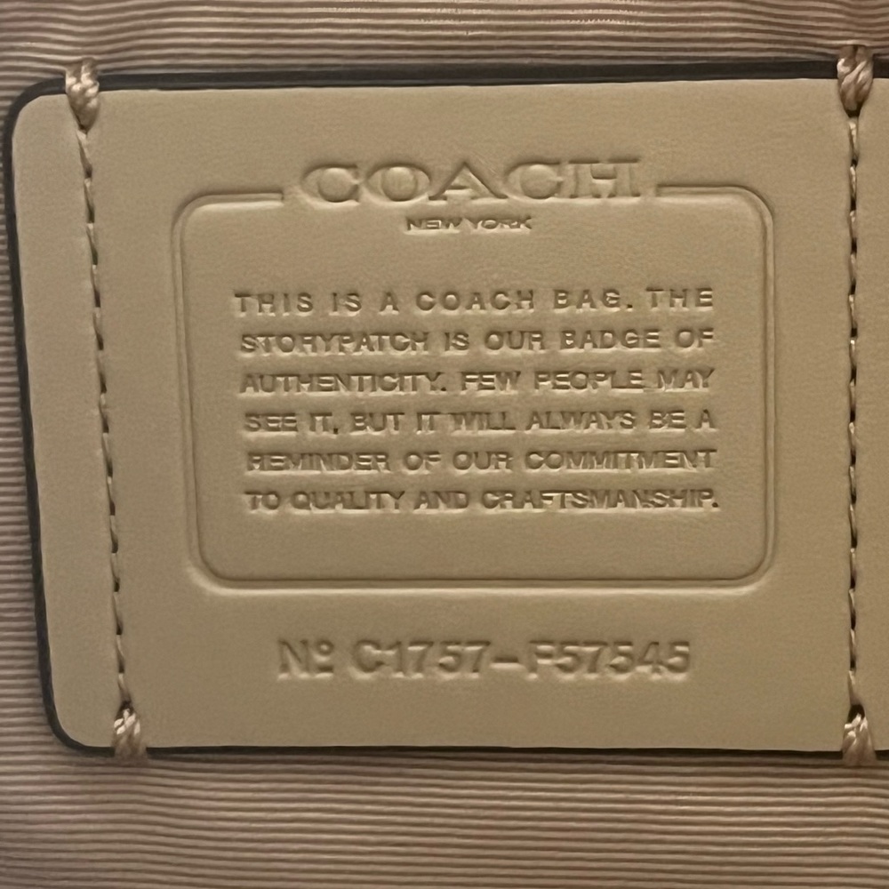 Coach Lexy shoulder Bag Beautiful!